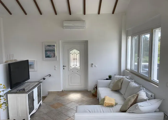 Private And Pool With Views And Sunset Terraces At The Grove Vilă